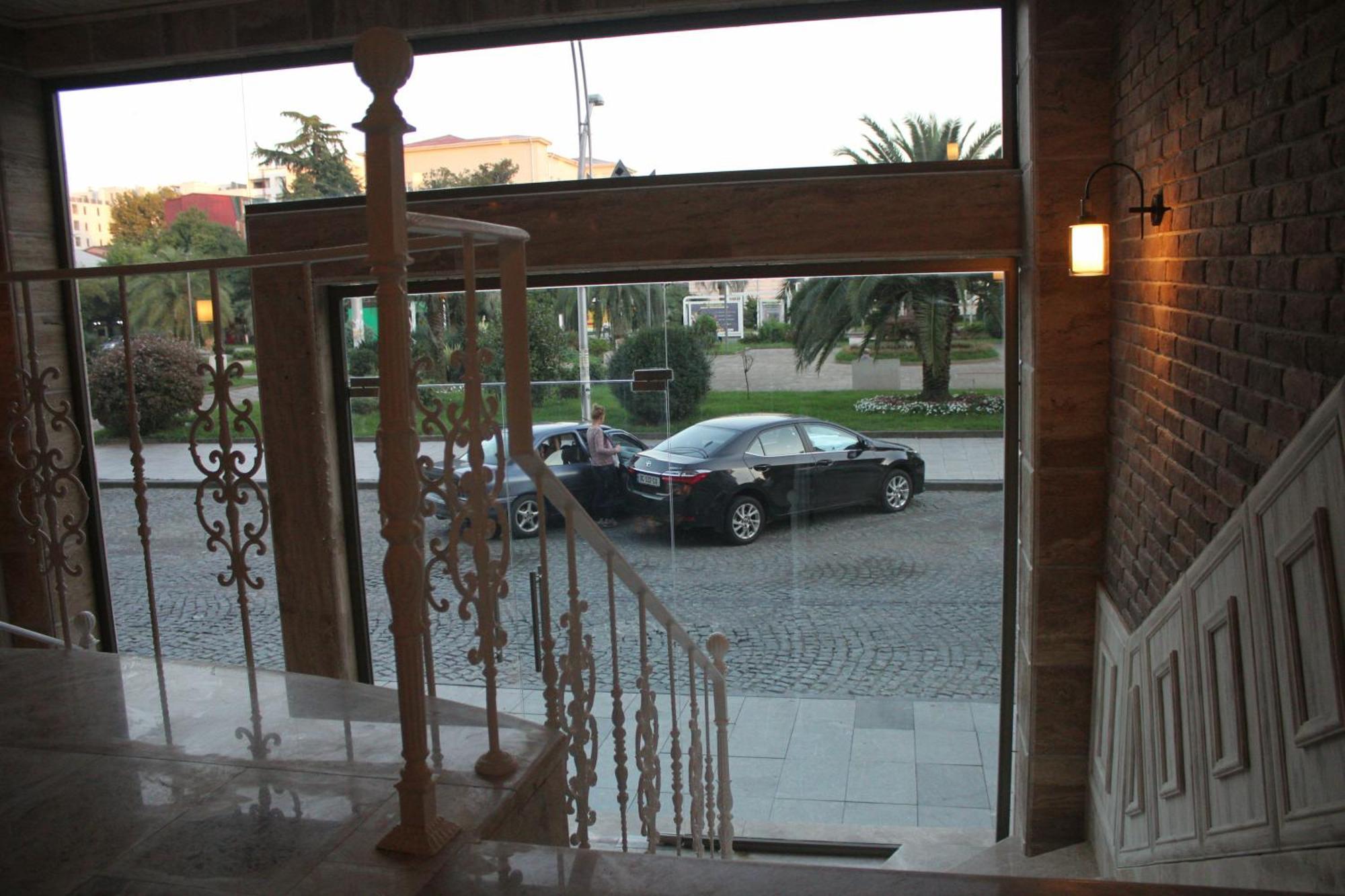 Melini Boutique Hotel Batum Dış mekan fotoğraf